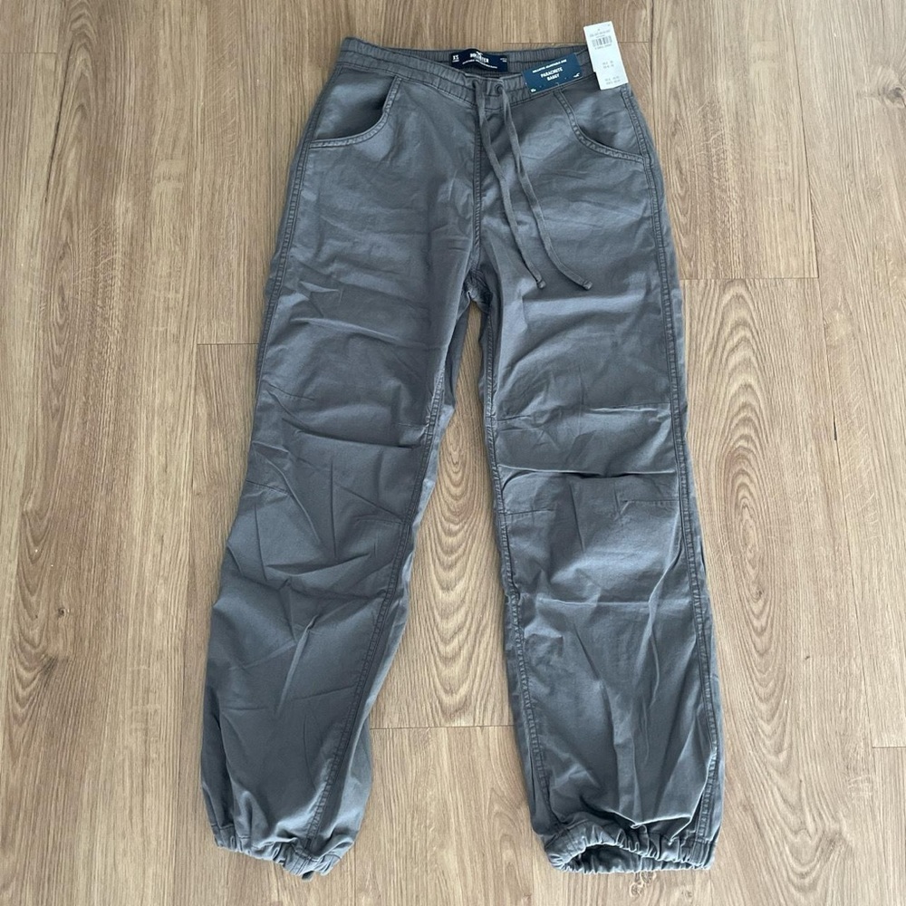 NWT Hollister Adjustable Rise Parachute Baggy Pants
